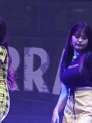 Momoland Ahin Bouncy