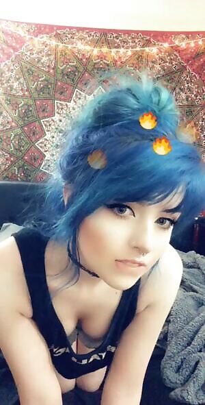 😈
