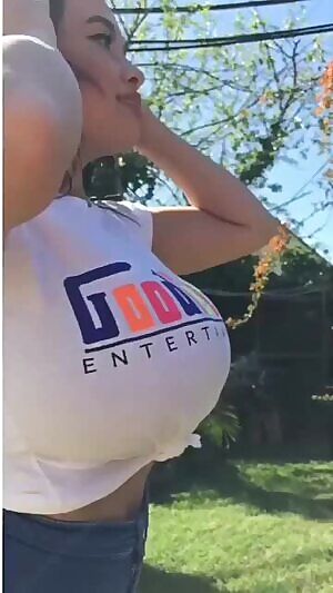 Cheerleaders are the best ever