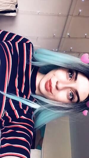 Wanna play with me before class? I'm around for vanilla and domme play! friendly. Premium snap available as well! //