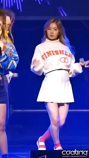 Red Velvet Irene's fluffy ass