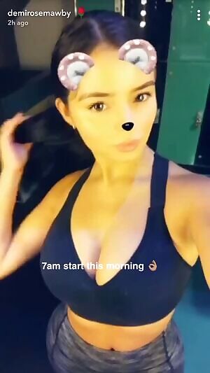 Demi gym clothes