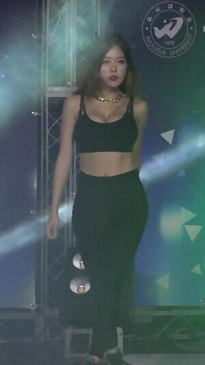 아이시어 Hyeon Ah's hot body & bursting boobs!