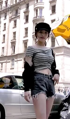 Izone - Yena & Sakura