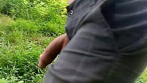 Would you like to watch e wiggle while I walk?