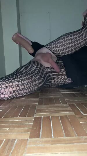 Look at that stomach bulge 😳