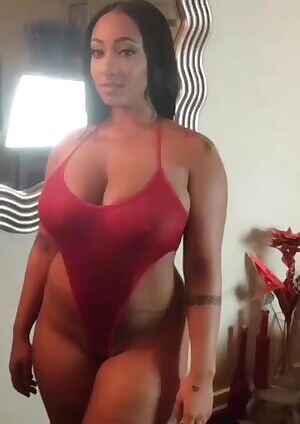 Ms.Adore 👙