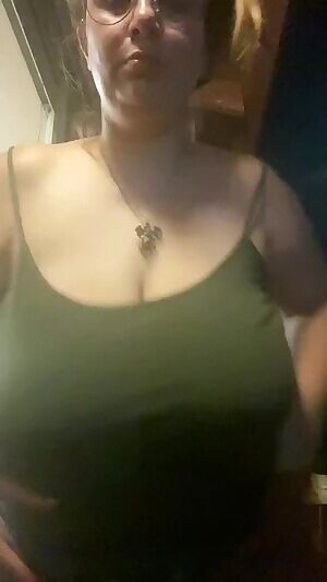 Anyone enjoy bouncing tits from a cute chubby girl?    reasonable prices! I have reviews! Can live verify! Dropbox with photos and videos!! kik-astridrose 22. Amazon Pay. Venmo. Paypal. Cash App! Will be active today. Kink/fetish friendly!Responsive!