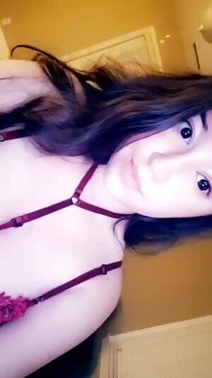 You like when i wear the chokers huh ;)