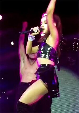 Ariana Grande’s dad must be so proud of his little girl