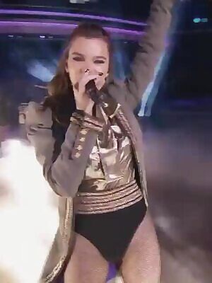 Hailee Steinfeld