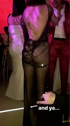 Bella Hadid likes Kendall Jenner's ass