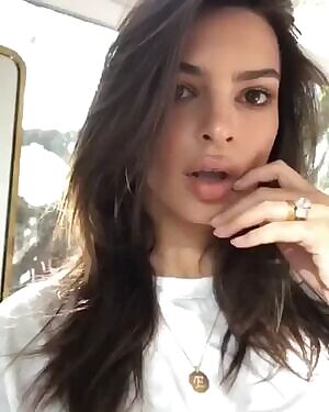 Emily Ratajkowski
