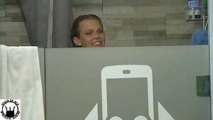 Haleigh - Nip Slip Through Crack 2018-08-31 00.25.Cam 1