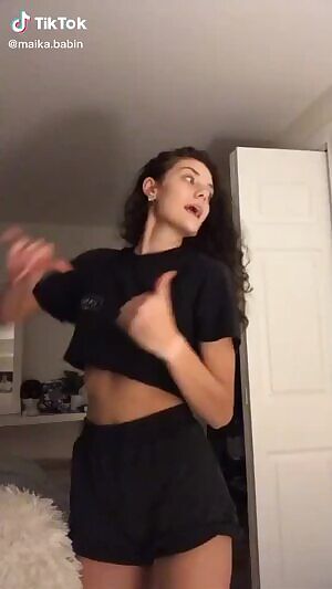 Underboob