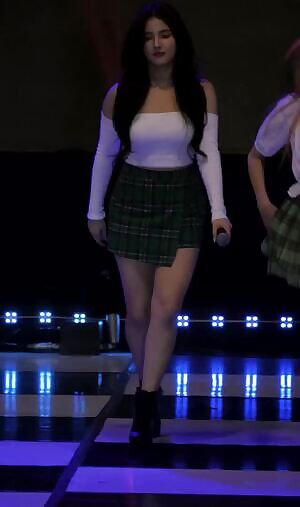 MOMOLAND Nancy
