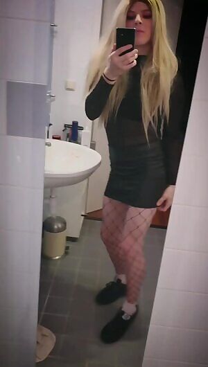 First post! Would you be comfortable being seen in a club with me? Uwu