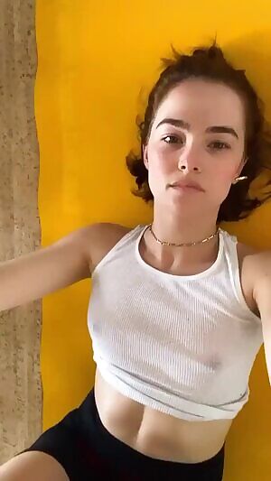 Zoey Deutsch - Pokies/semi-see through