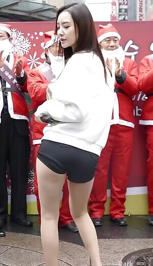 Dal Shabet - Woohee is so sexy Teasing some perv santas