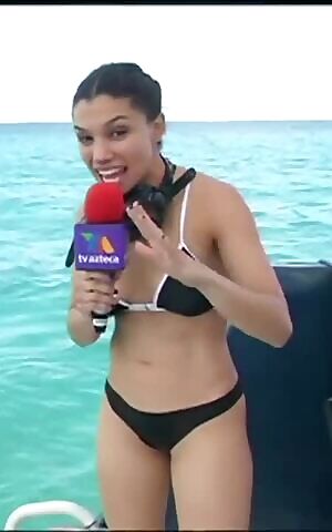 Tabata Jalil - Bikini negro