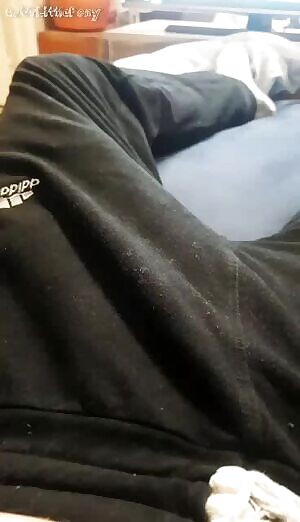 Sweatpants in bed?😳