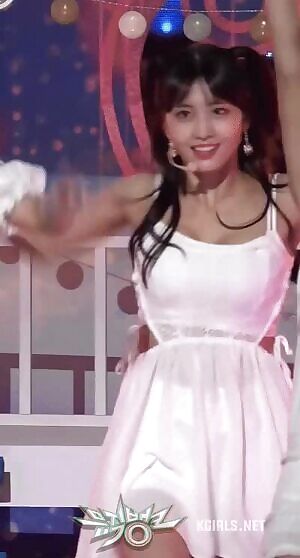 Twice - Momo