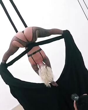 Artistic booty 👌😍