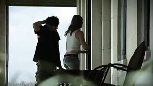 Jessica Biel, main reason to watch The TexASS Chainsaw Massacre