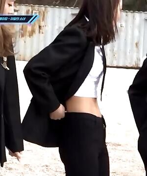 Loona - Yves