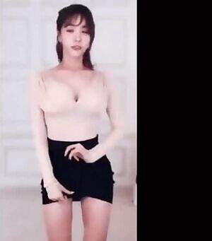 Video Of Fifteen Eye Candy Mostly Big Boobed Korean Amateur Dancers