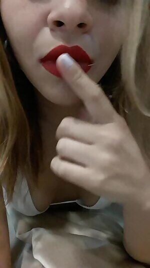 My Butt is horny and would love to play naughty Tonight Live on .. 😈 Let me sit on your face or ride your cock till I make it cum all over my Tight Pussy 😋💦