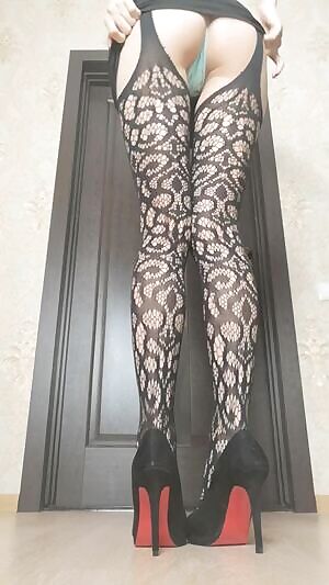 Show off my long legs