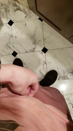 I have no idea what to do with myself when waiting for laundry