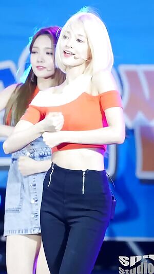 fromis_9 - Nagyung Teasing You