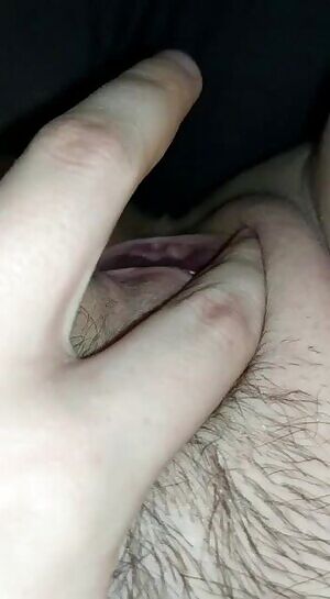 Just finger fuck my creamy pussy