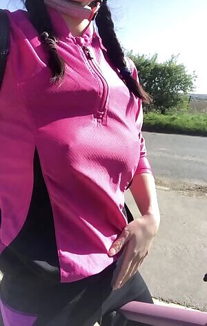 Just a quick vid beore the other cyclists see me...