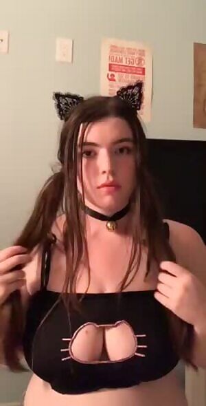 I want more lingerie 😢