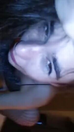 Hot Amateur Working It