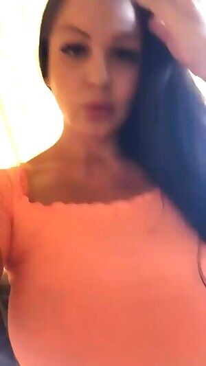 @JolieAnissa