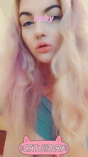 Not *reallllllly* an ahegao, more me being a drooly lil bitch 🙈💕