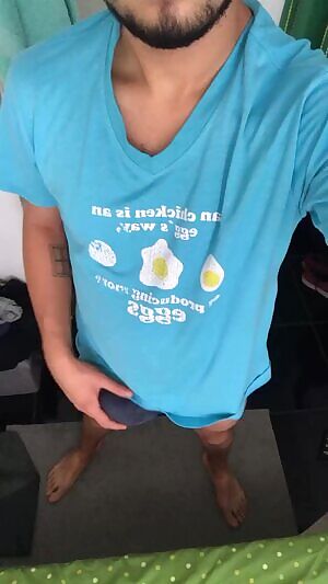 i've been so horny this year, so my 2020 resolution is to have a hot bearded dude to suck this whenever i need it 🍆