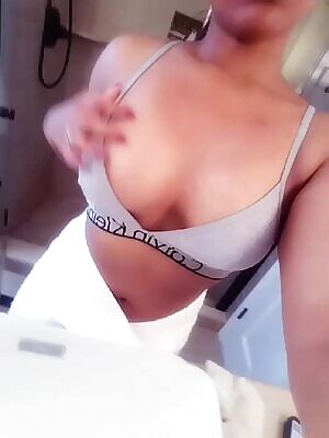 Came from being eaten out for the first time! Here are some celebratory tits! 🎉🎉