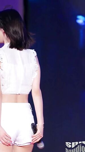 SEOLA - Lil cheeky.