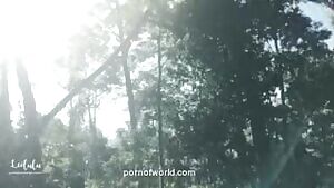 Quickie in the Jungle! Fucking a wild Leo - Amateur Couple