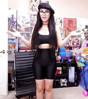 Horny rn, anyone wanna feed me till I cum