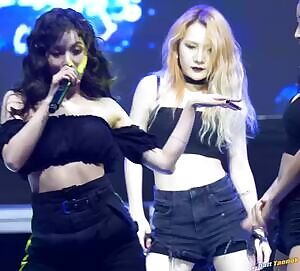 Hyuna feeling up her backup dancer