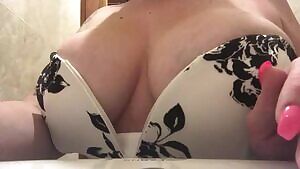 Omg I love to sneak in a restaurant’s bathroom to go play with them and then share it with you guys 🤩😍🍉🍉