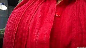 Just a quick gas station peekaboob :o