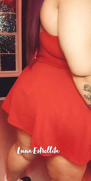 Pull my dress up and bend me over 💋