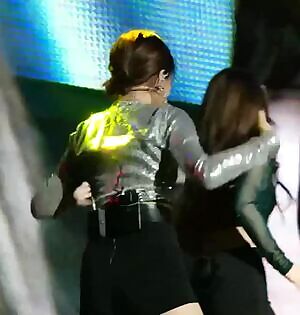 Red Velvet Yeri - Bend